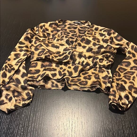 Fashion Nova Leopard Print Wrap Top size Large - Picture 1 of 5